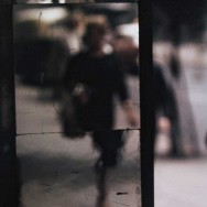 saul-leiter-woman-waiting