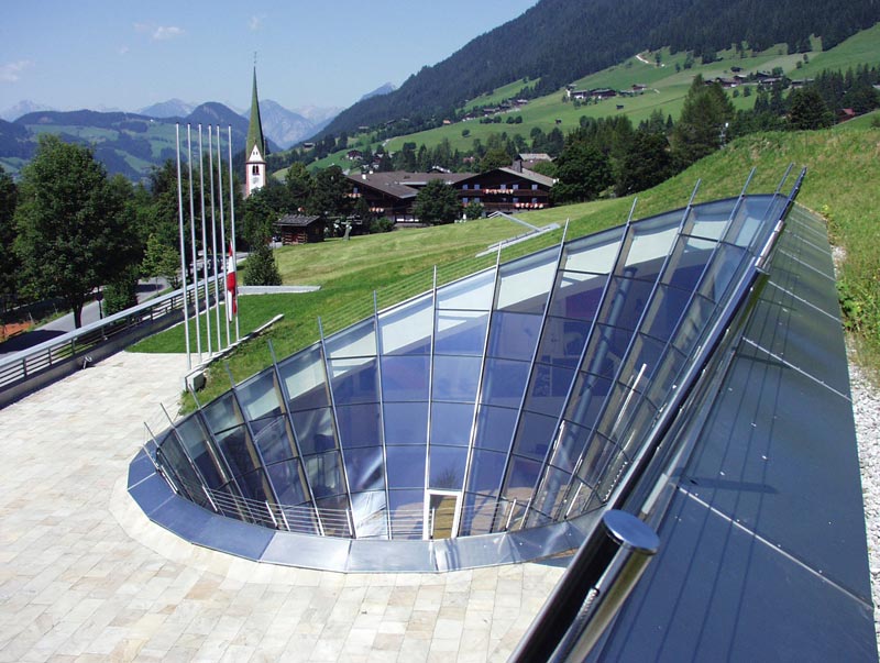 ساختمان شیشه ای اتریش