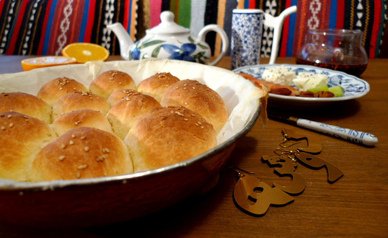 roll-bread-breakfast